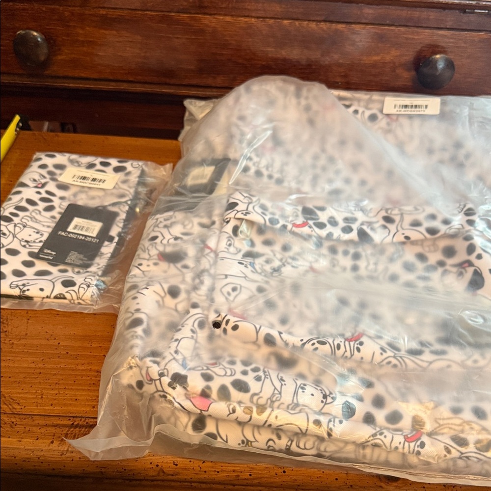 2020 Disney and Loyngefly 101 Dalmatian Print Backpack. and matching Pencil Bag - Picture 2 of 10
